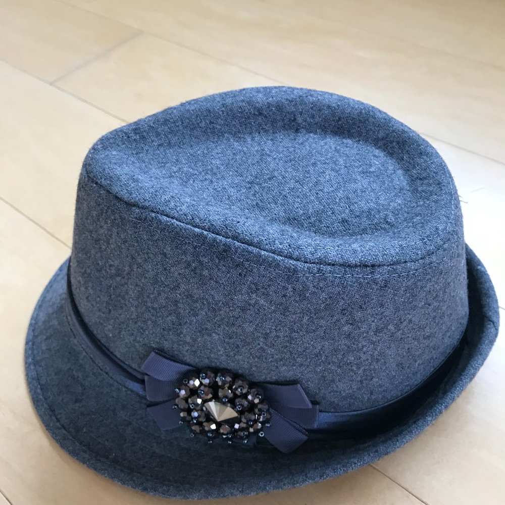Grey fedora hat with jewel
